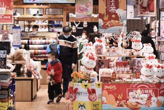 吉镜头 新春特别版丨快门不要停 春节期间长春市民去商场“吃喝玩乐”