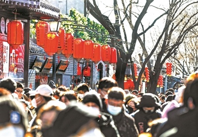 北京：大年初六南锣鼓巷人气旺