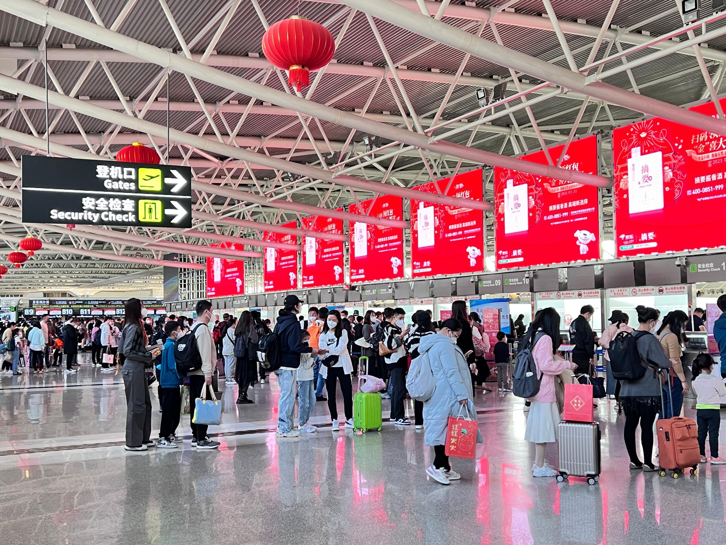 创新高！三亚凤凰机场单日旅客吞吐量破8万人次