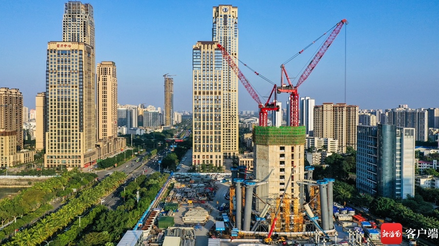 新春走基层丨海南第一高楼海南中心项目建设加速度