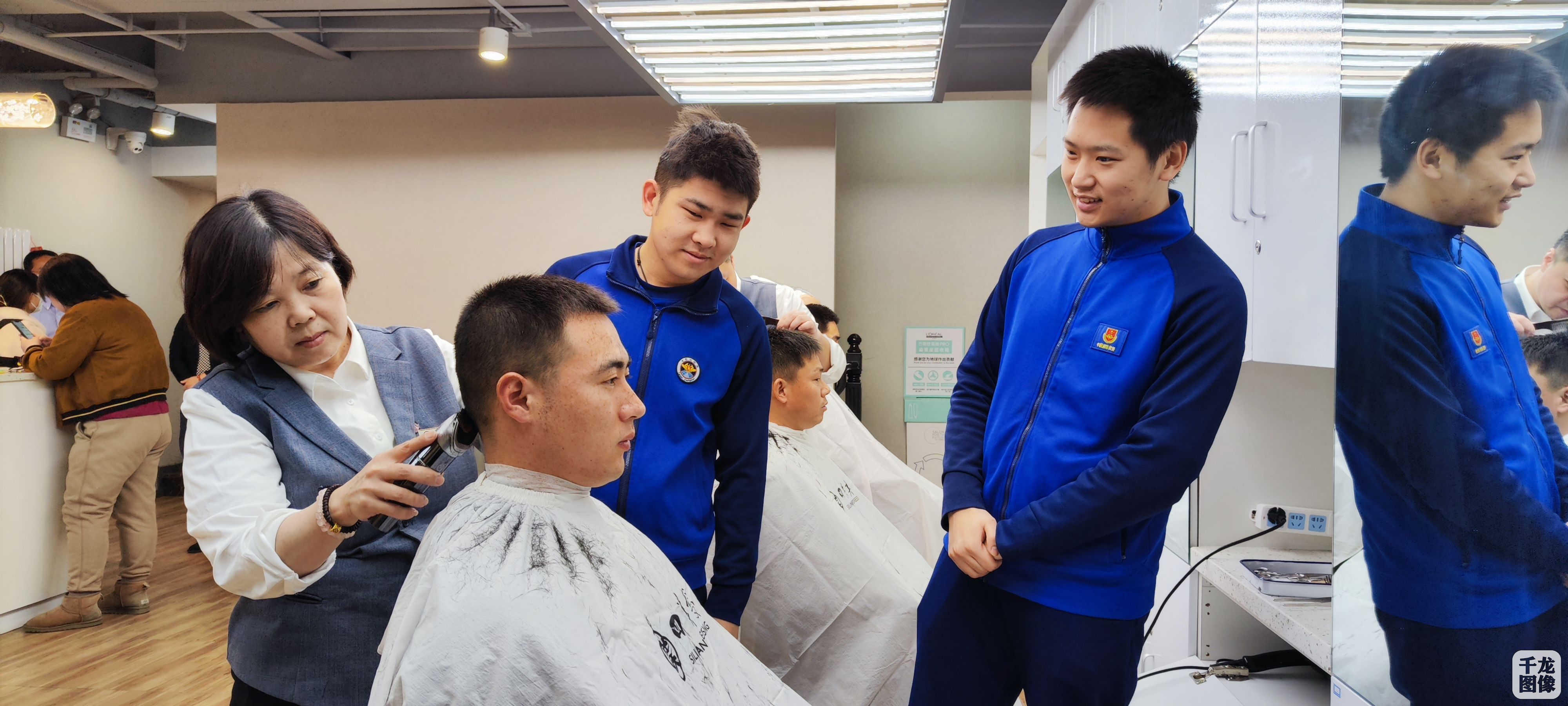 “二月二龙抬头” 京城多家理发店推出志愿服务