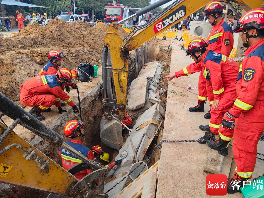 道路管道施工坍塌有人被困 儋州消防1小时成功营救