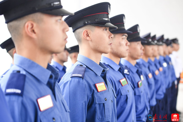 香港消防处首批国情研习班学员：想学好中式队列步操 传授给下一代消防员