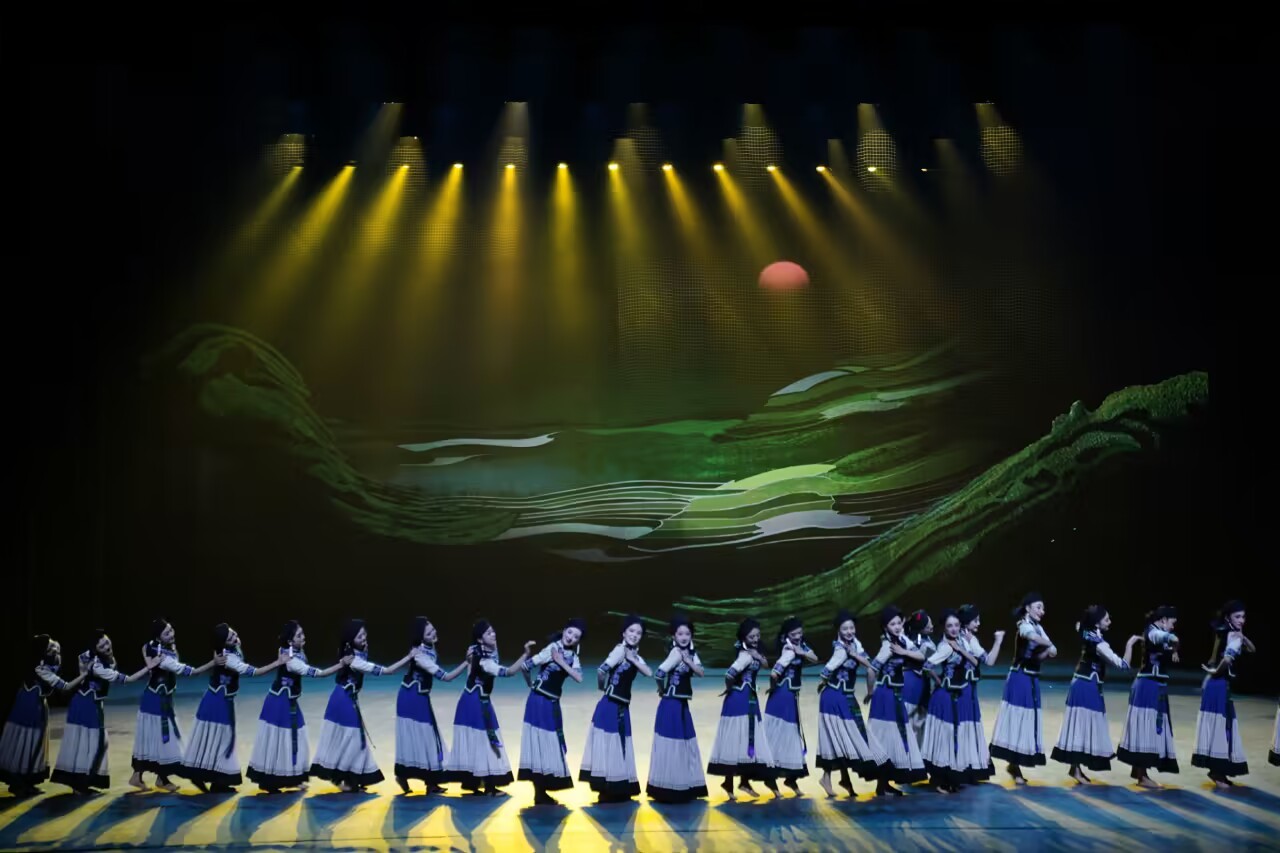 四川省第九届少数民族艺术节在西昌启幕
