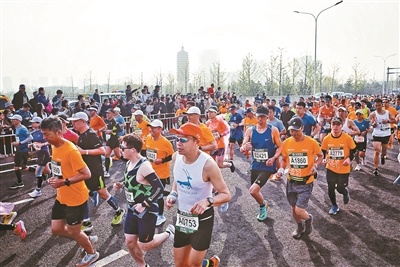 2023北京城市副中心马拉松在北京市通州区鸣枪起跑