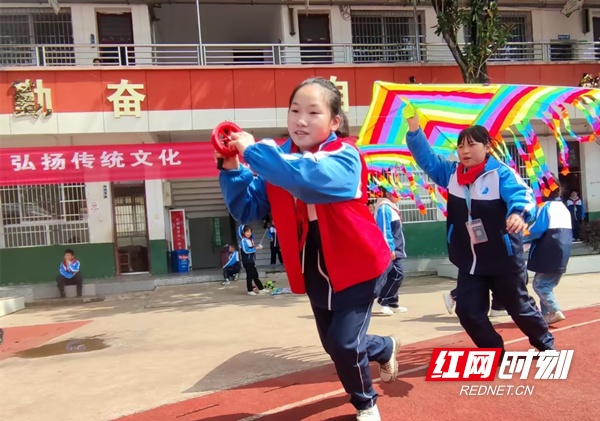 浏阳沙市镇杨林小学举办首届风筝节：“筝”舞蓝天 追逐梦想