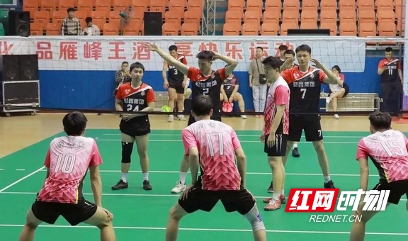 湖南省第十一届气排球赛圆满结束，雁峰区代表队分别获男、女组冠军