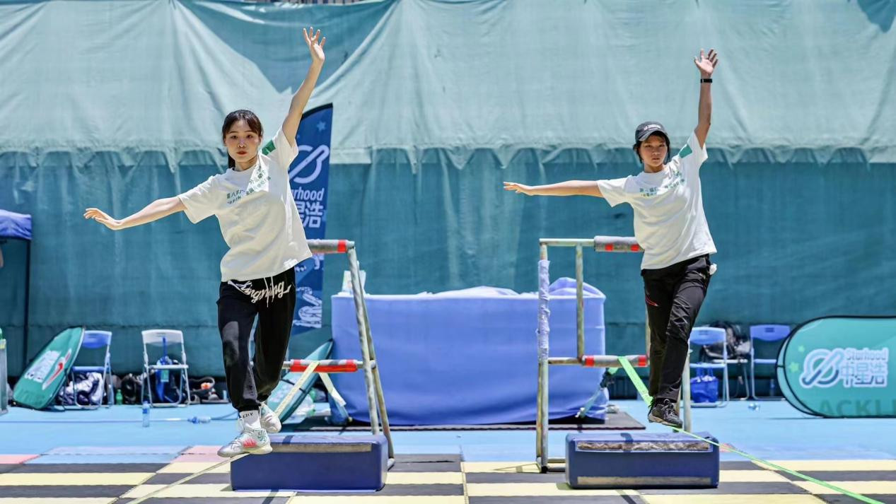 广州户外运动节全国扁带公开赛举行 50多位高手花式炫技
