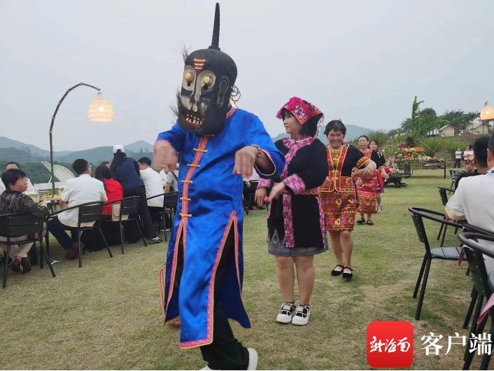 儋州“三月三”长桌宴在嘉禾共享农庄举行 300人共享特色文化盛宴