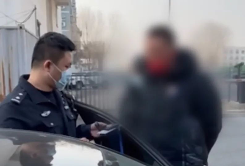 北京：男子冒充警察，还带女友到派出所自证身份，“凉凉”！
