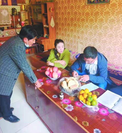 玛域草原上公仆的勤恳盖过了牦牛的风头——记第四届青海省“人民满意的公务员集体”果洛藏族自治州玛沁县委办公室