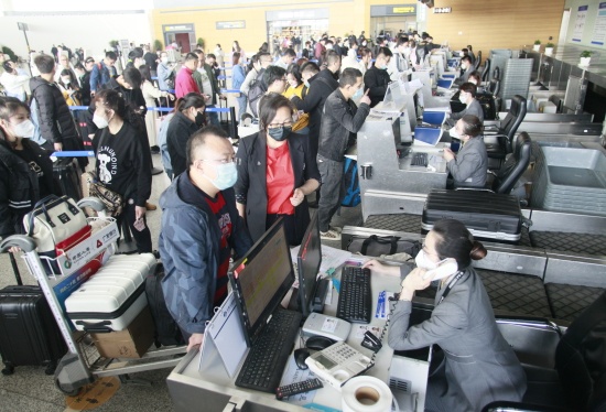 28日长春龙嘉机场旅客吞吐量46872人次