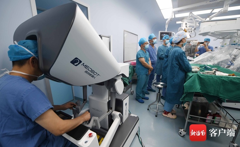 海南首例国产机器人手术辅助系统儿童泌尿外科手术在三亚完成