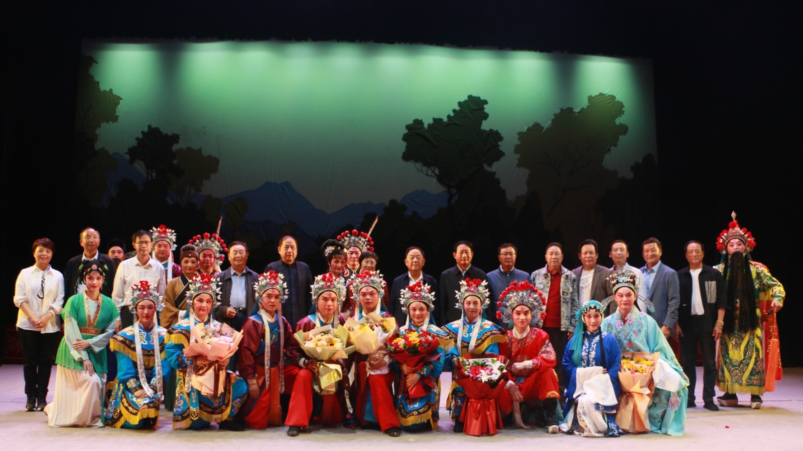 老戏新唱、经典传承 《麻风女》和《风雨情缘》大戏登上中原文化大舞台