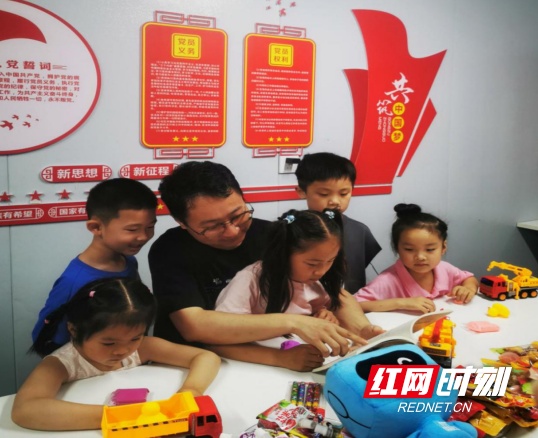 庆六一  中建二局开展“红色传承、爱‘童’行”儿童节主题活动