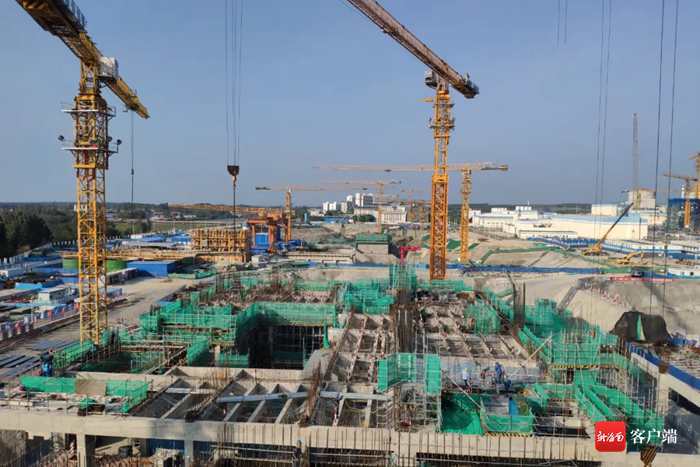 海南昌江核电基地“玲龙一号”全球首堆常规岛运转层浇筑完成