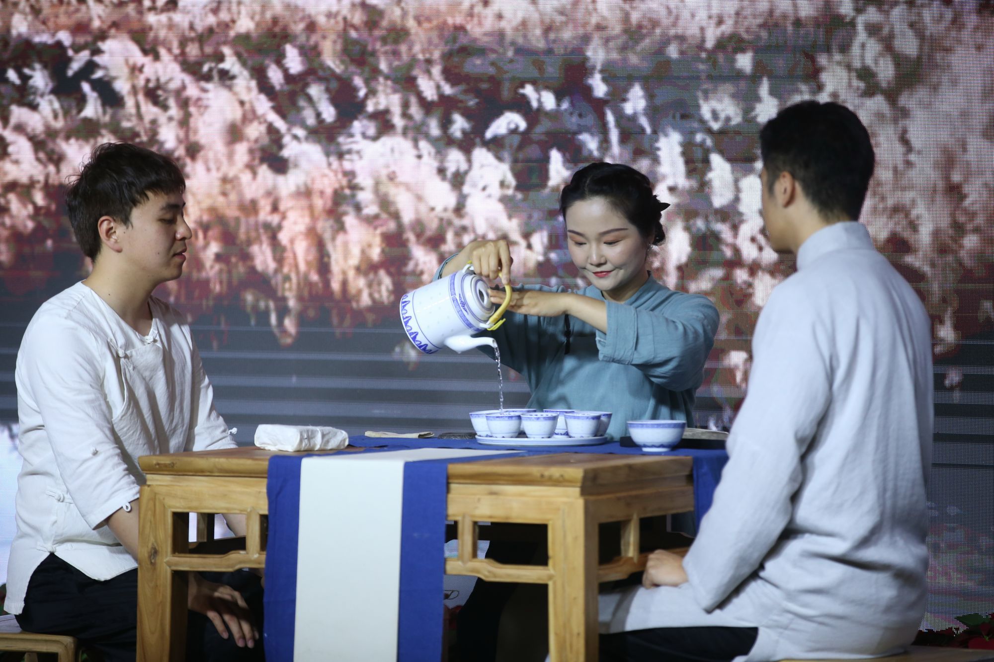 展现中国茶文化 “马连道杯”全国茶艺表演大赛决赛举行