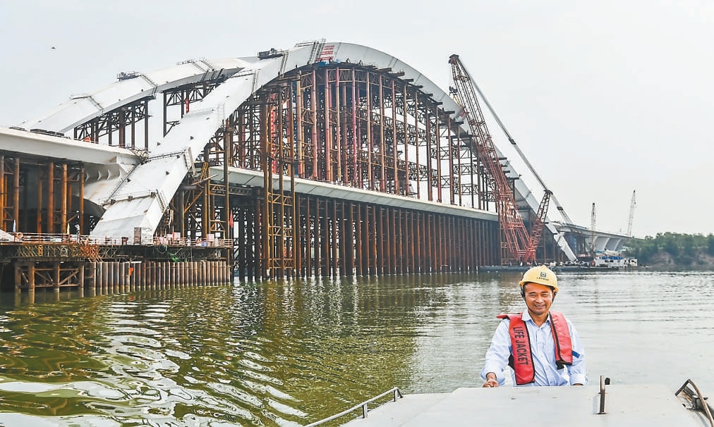 永定河上京雄大桥正式合龙 刷新北京桥梁最大跨度纪录