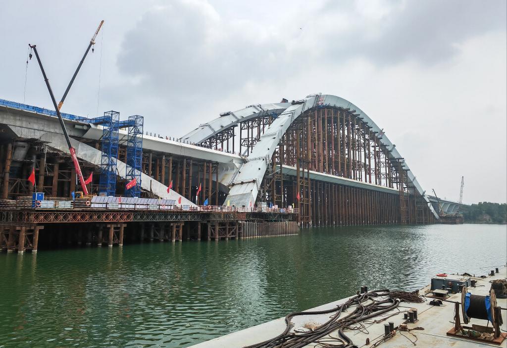 2天焊完一个节段，京雄大桥这样建