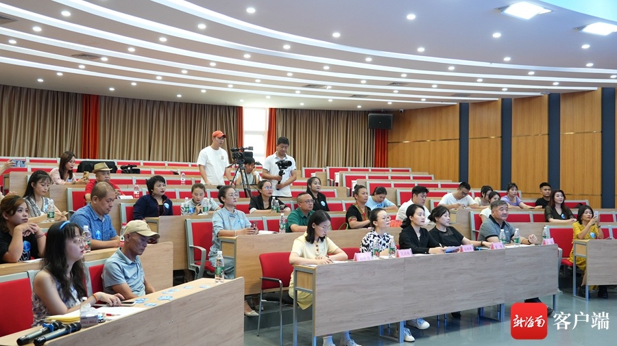 同台竞技秀风采!2024寻找海南最美电商主播大赛初赛在三亚举行