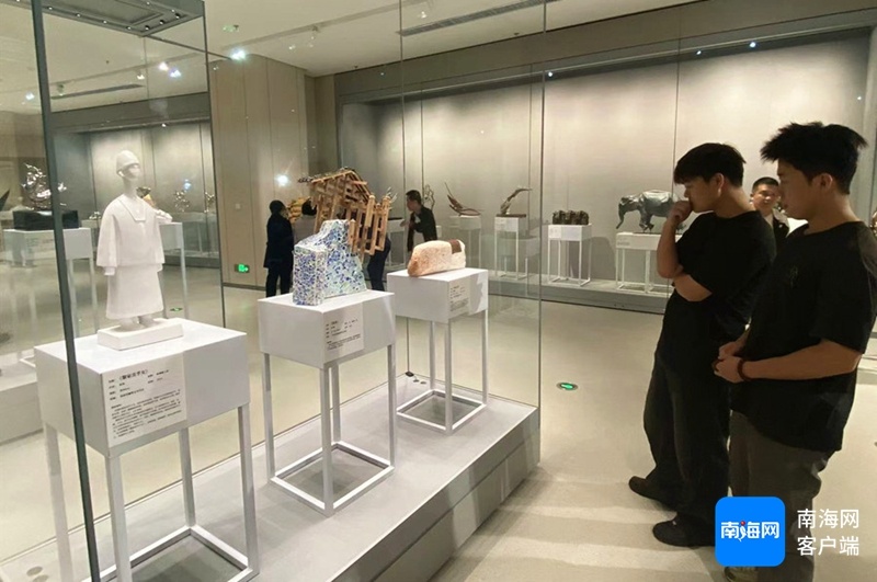 德信体育官网第十一届南北雕塑联展海口开幕 展出105件雕塑作品(图2)