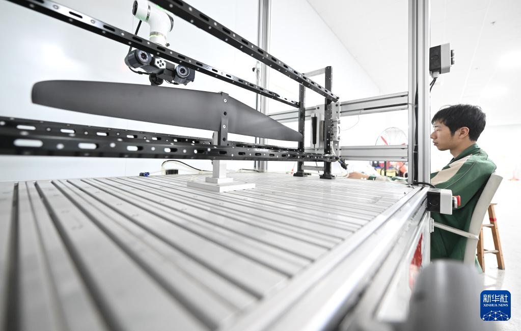 促进民营经济高质量发展丨湖北公安：体育运动装备走向世界大舞台(图1)