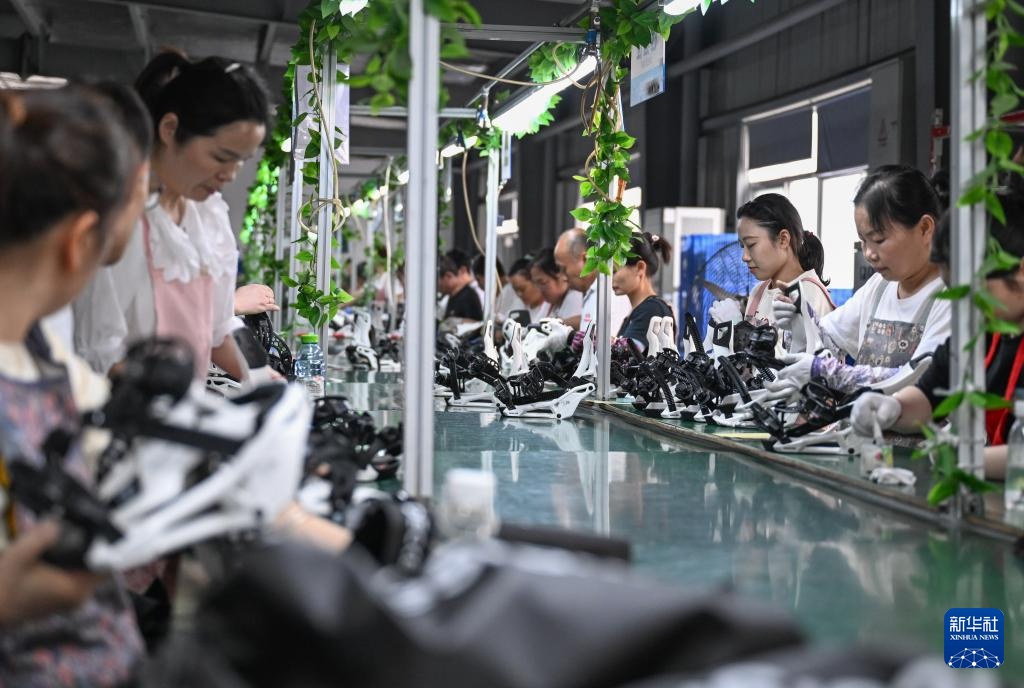 促进民营经济高质量发展丨湖北公安：体育运动装备走向世界大舞台(图5)