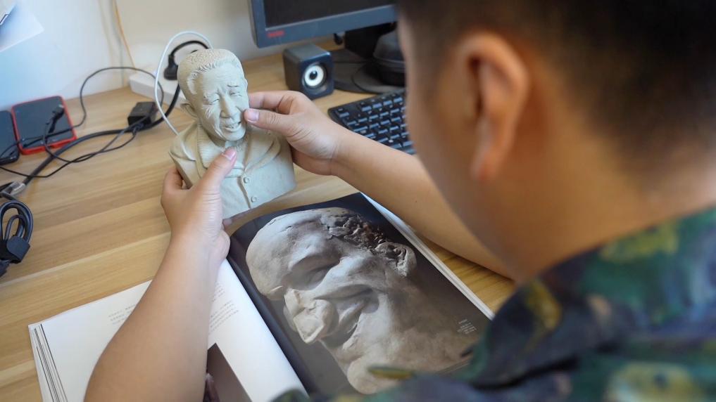 新华视点|新青年职业图鉴:解锁多元赛道绽放青春异彩(图5)