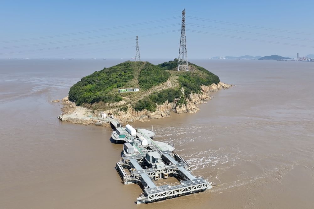 活力中国调研行“潮涌”变“绿电” 浙江舟山兆瓦级潮流能发电工程稳定运行超八年(图1)
