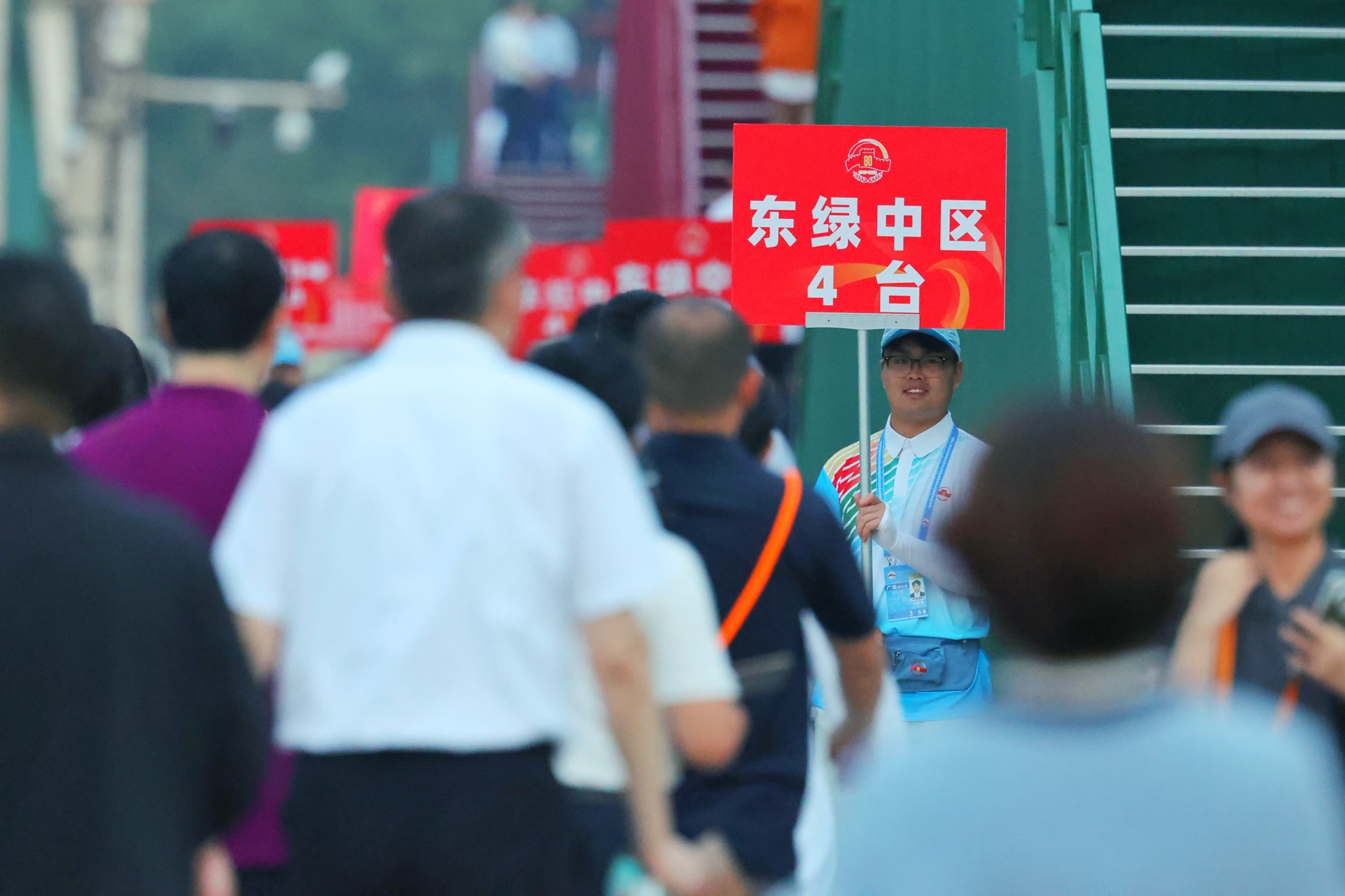 看阅兵｜揭秘志愿者服装的诞生过程(图1)