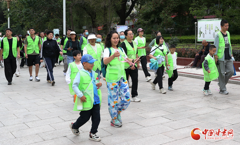 秋日登高“医”起行 省人民医院组织五泉山登山活动(图4) 秋日登高“医”起行 省人民医院组织五泉山登山活动(图4)