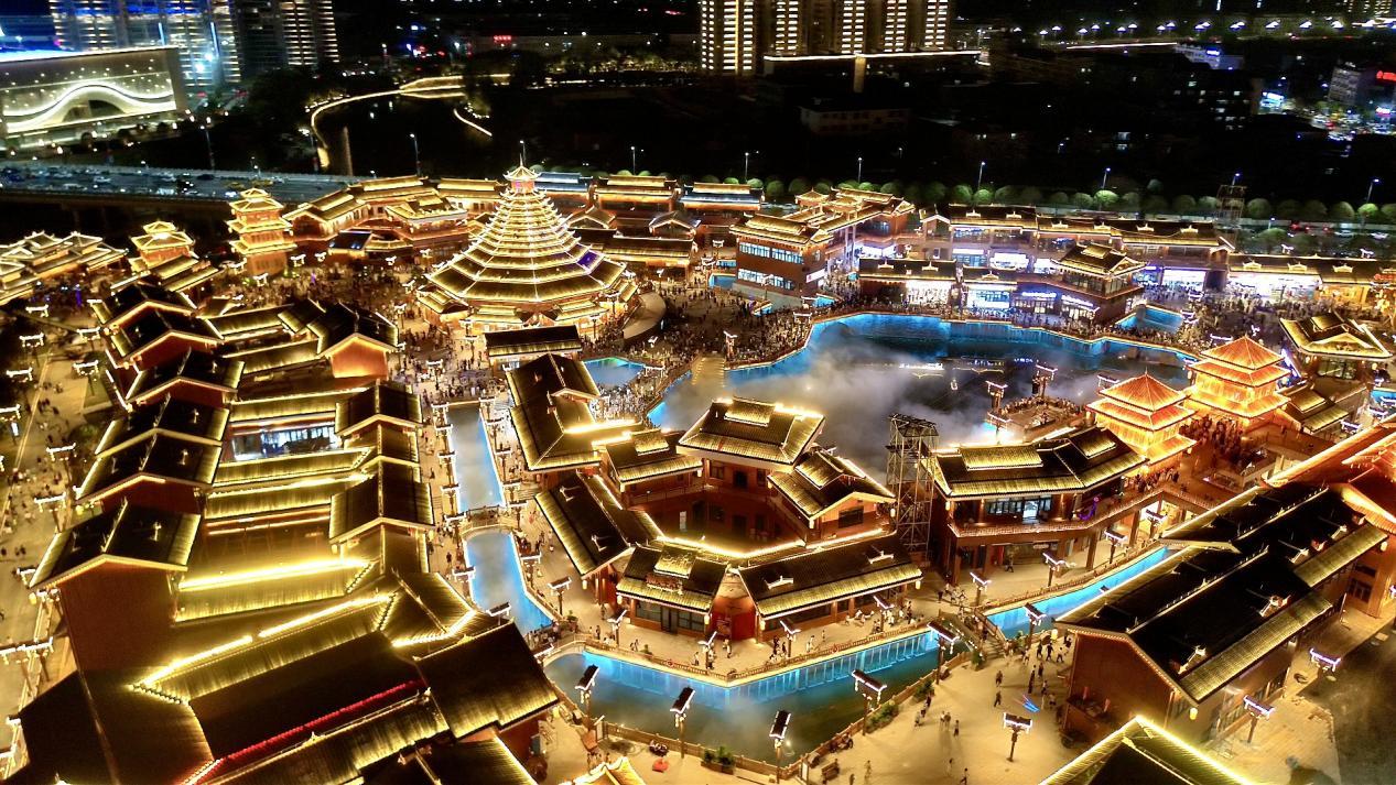 九游app入口：怀化文旅新地标亮相湖南旅发大会 “文商旅”融合业态擦亮城市品牌(图2)