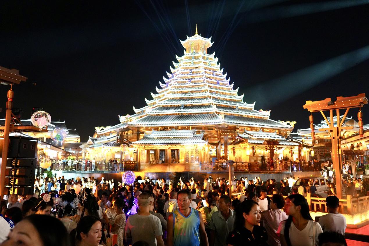 九游app入口：怀化文旅新地标亮相湖南旅发大会 “文商旅”融合业态擦亮城市品牌(图5)