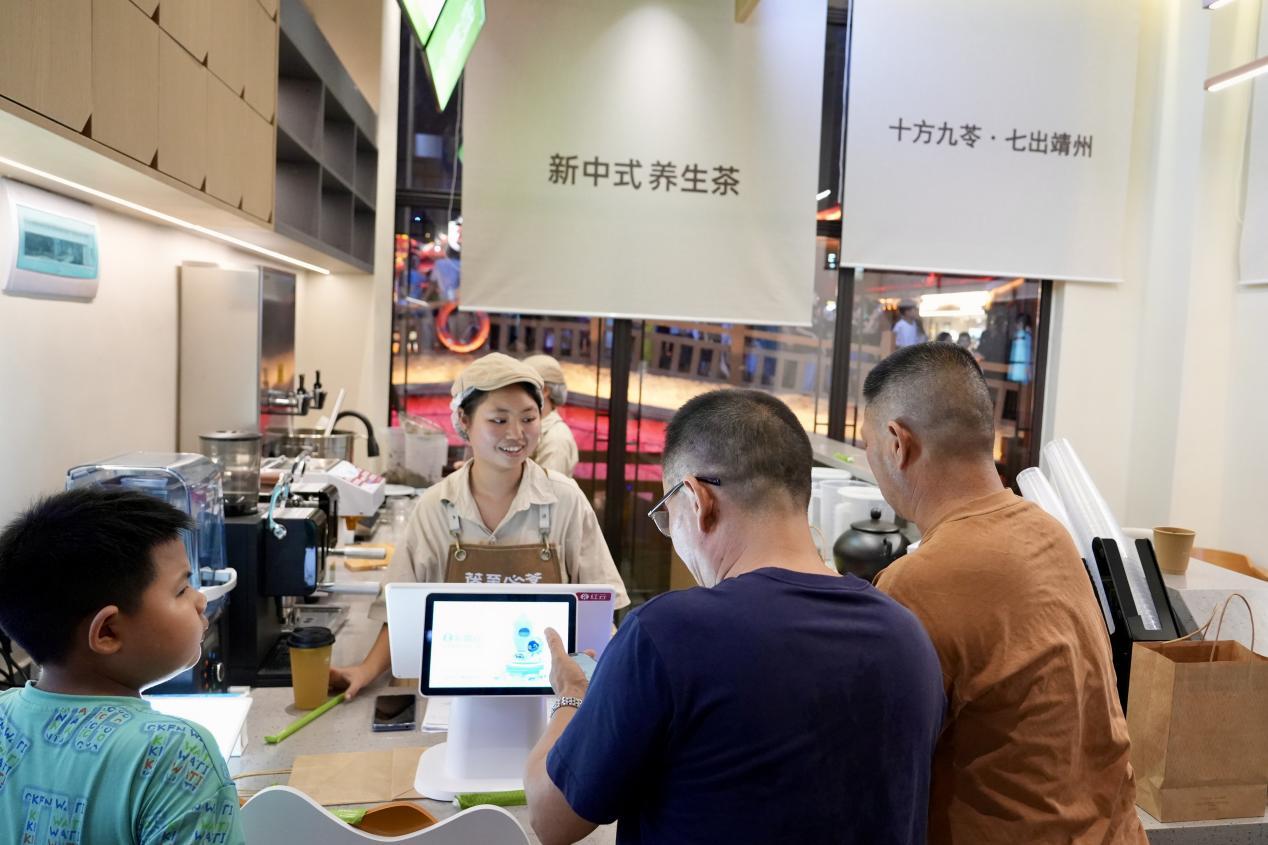 九游app入口：怀化文旅新地标亮相湖南旅发大会 “文商旅”融合业态擦亮城市品牌(图9)