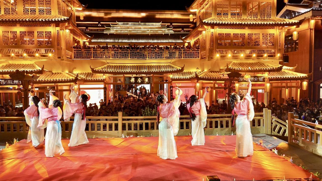 九游app入口：怀化文旅新地标亮相湖南旅发大会 “文商旅”融合业态擦亮城市品牌(图10)