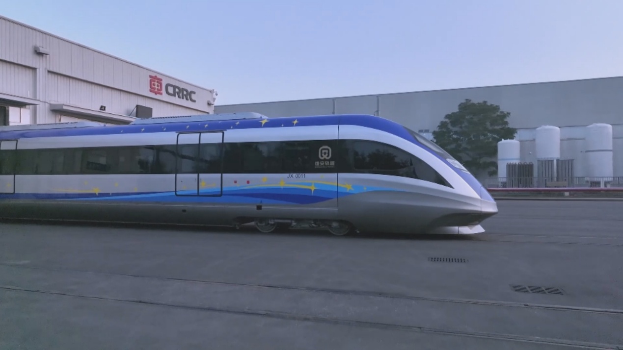 我国首列中国标准智能市域列车在青岛亮相(图1)