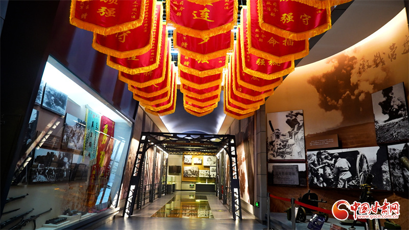 【红星照耀中国·“两点一存”耀华夏】媒体团走进兰州烈士陵园接力“红色火种”(图4)