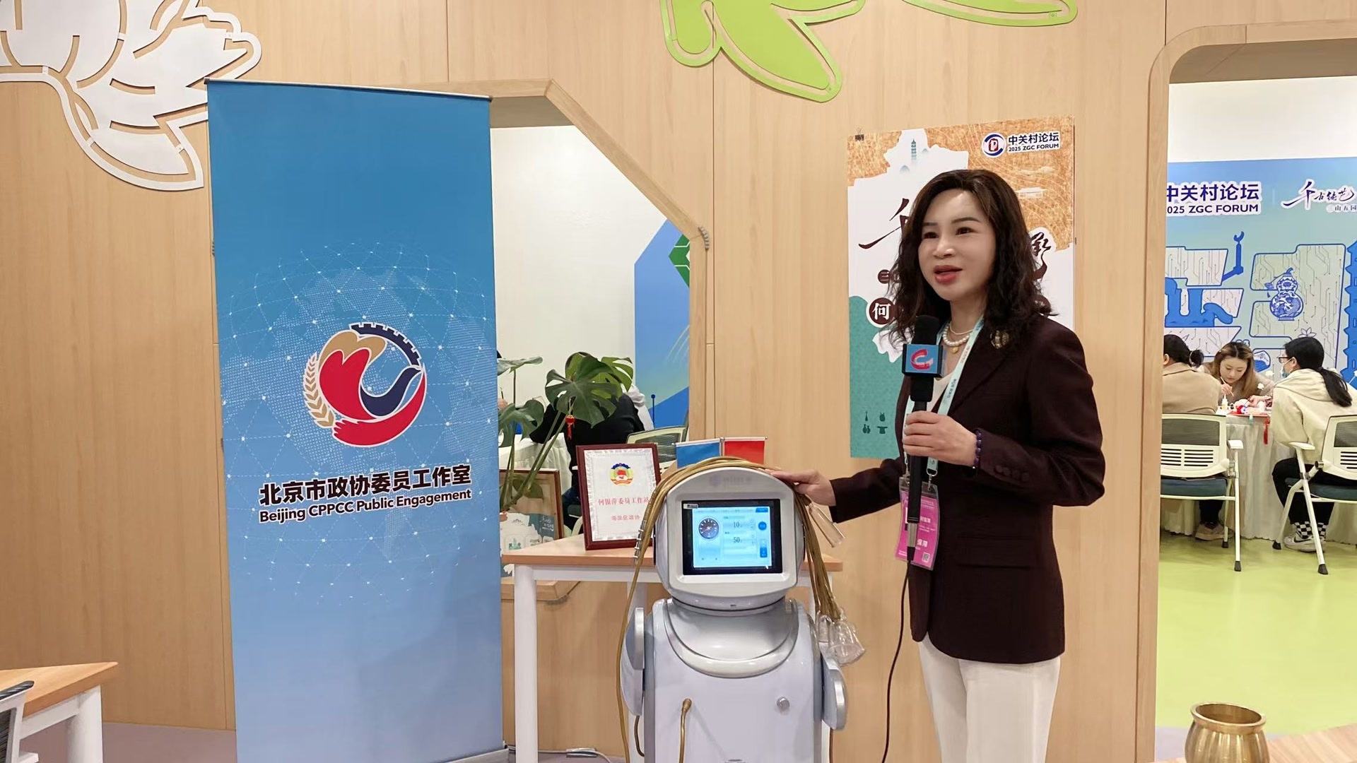 “北京榜样•最美互联网从业者”提名人选｜何银萍：互联网时代的最美医者(图3)