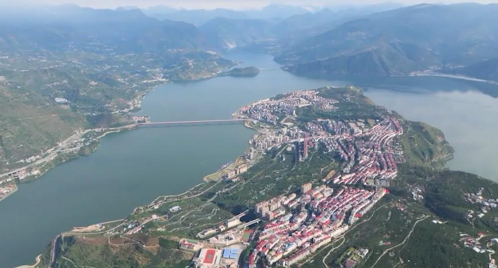 营 +”体验模式 引领“慢生活”新风尚新葡京娱乐场app四川汉源湖畔打造“露(图3)