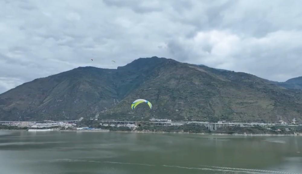 营 +”体验模式 引领“慢生活”新风尚新葡京娱乐场app四川汉源湖畔打造“露(图2)