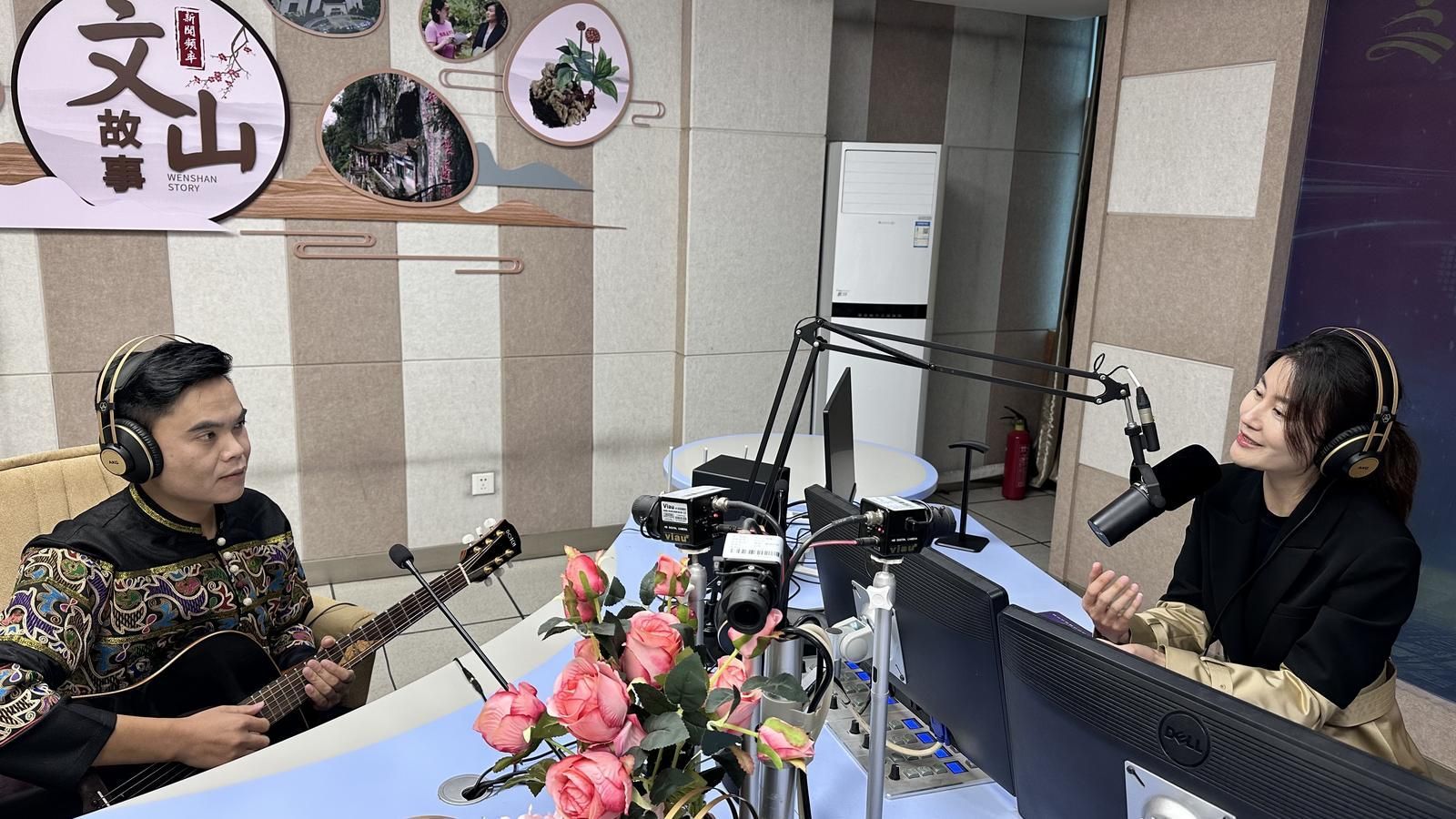 壮乡小伙“咏艺”以乐为媒让家乡山水人文随旋律出圈！