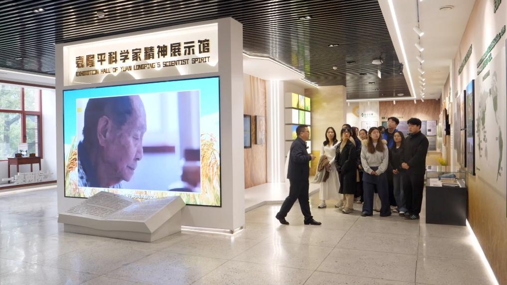 九游体育：新华视点丨匠心筑梦智造远航(图9)