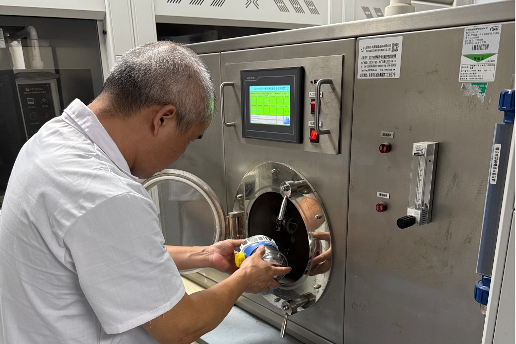 “救命器材”竟成“摆设”不合格消防产品何以流入市场？(图1)