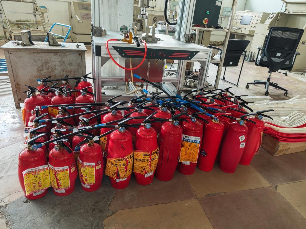 “救命器材”竟成“摆设”不合格消防产品何以流入市场？(图2)