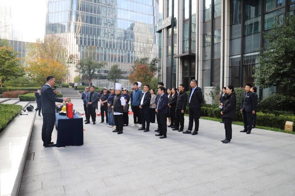 铁发资产举办“演练践于行 消防护安宁” 主题党日活动 筑牢楼宇安全“防护墙”(图1)