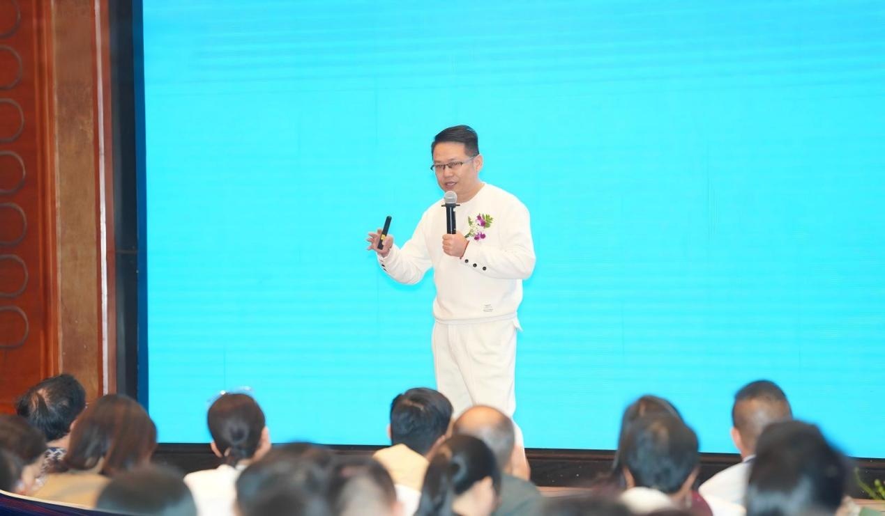 共建智慧教育新生态这场大湾区AI+智能教育合作大会在深圳举行