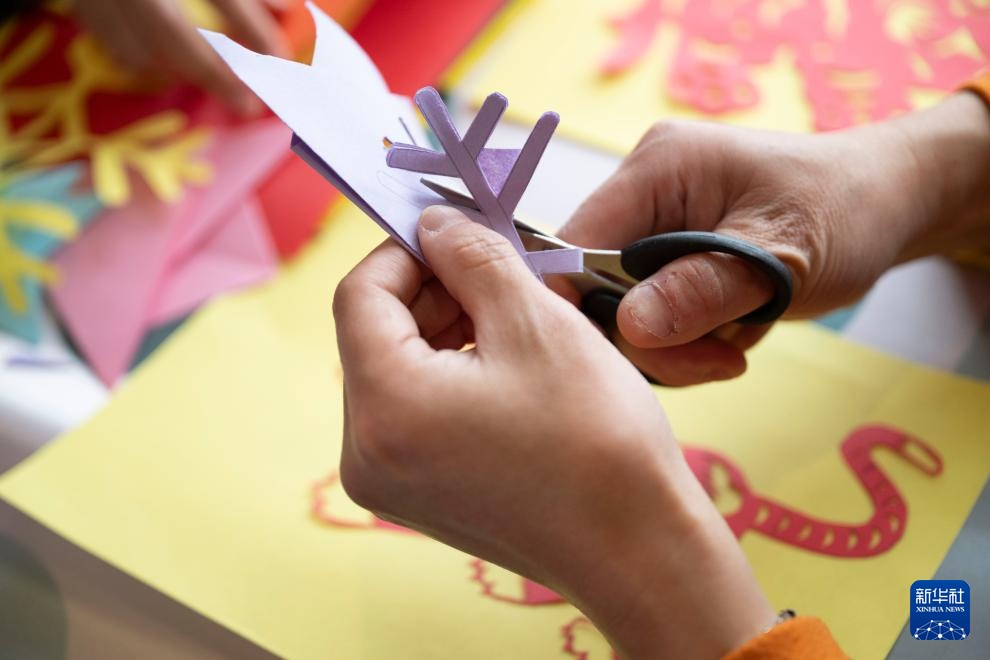 黑龙江开行今冬首趟冰雪旅游列车(图2)