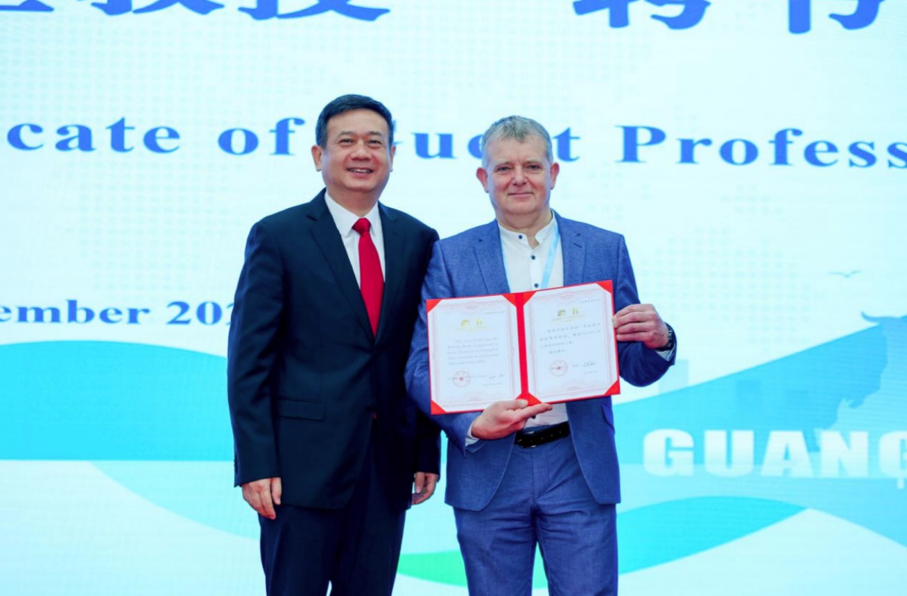 为青年学者搭建交流平台羽毛球运动科学前沿国际学术会议在广州体育学院举行(图1)