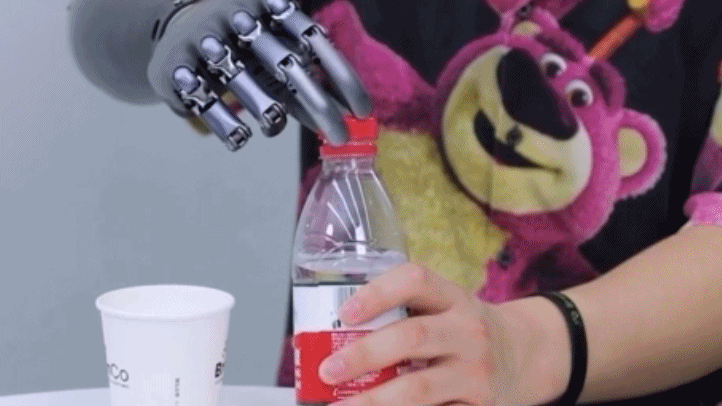 视频丨从辅助生活到重塑信心 科技为残疾人插上“隐形翅膀”(图5)