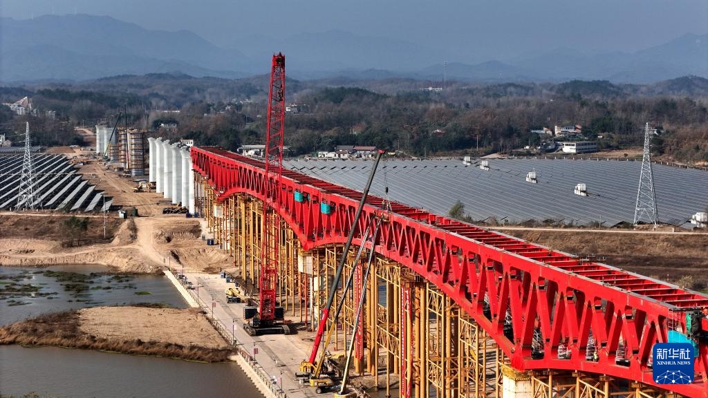 尊龙凯时登录首页合武高铁金寨史河特大桥钢桁梁合龙|多玩龙之谷